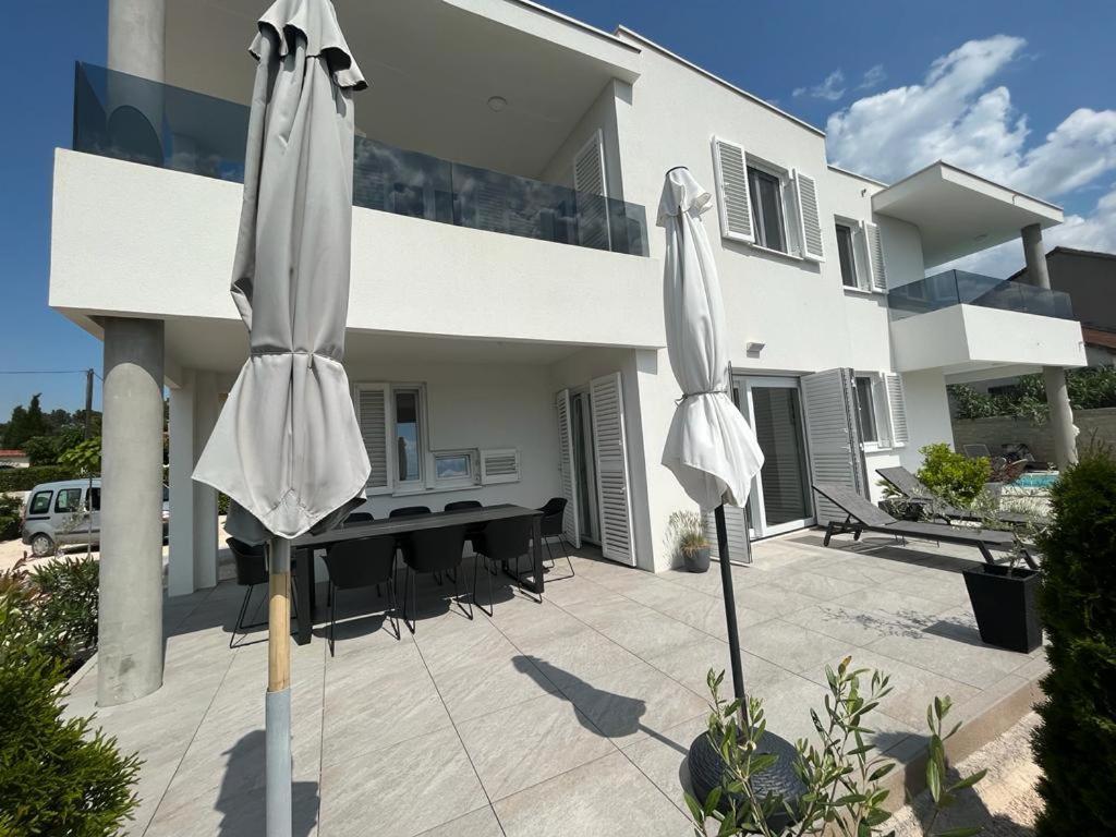 Haus Dalmatia With Heated Pool Apartment บาร์บินเย ภายนอก รูปภาพ